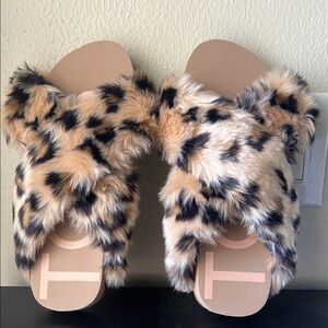 Stylish Faux Fur Leopard Print Women's Sandals